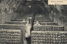 CPA Folklore Vin Vendange Champagne Moet & Chandon Remuage