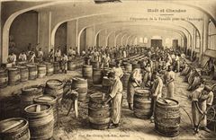 CPA Folklore Vin Vendange Champagne Moet & Chandon Preparation de la Futaille pour les vendanges