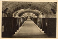 CPA Folklore Vin Vendange Champagne Louis Roederer Vins sur pointe pendant le remuage