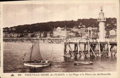 CPA Phare Trouville Reine des Plages La plage et le phare vus de Deauville Bateau 