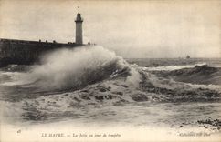 CPA Phare Le Havre La jetee un jour de tempete