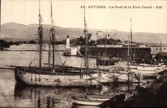 CPA Antibes Le Port et le Fort Carre Phare 