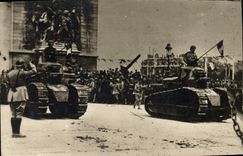 CHART PHOTO Militaria Paris Triumphal arch French Tanks Renault