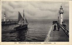 Vintage Postcard Trouville Headlight the queen of the beaches the headlights Boat