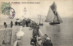 Vintage Postcard Headlight Treport Entered of a fishing boat