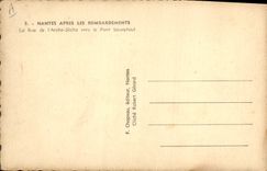 Modern Postcard Militaria Nantes after the bombardments the Street of the Arch Cig towards the Sauvetout bridge