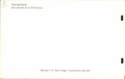 Modern Postcard Militaria a barricade with the accesses of the Prefecture