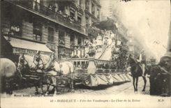 Vintage Postcard Vin Celebrates Grape harvest the tank of the queen Bordeaux SIGNAL