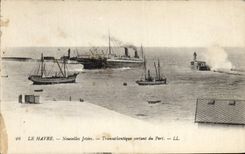 Vintage Postcard Headlight Transatlantic Le Havre News thrown in the port Boats
