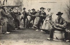 CPA Folklore Auvergne La Bourree 