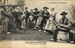CPA Folklore Auvergne La Bourree 