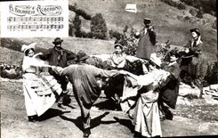 CPM Folklore Auvergne La Bourree 