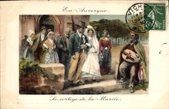 CPA Folklore Auvergne Le cortege de la mariee Mariage 