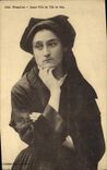 CPA Folklore Pensive Jeune fille de l'Ile de Sein