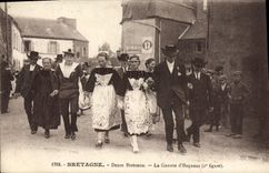 CPA Folklore Danse bretonne La Gavotte d'honneur 