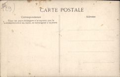 CPA Folklore Costumes bretons Environs de Concarneau Jeune femme en priere