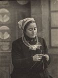 Vintage Postcard Folklore Young girl of Saint pol. of knitting Leon