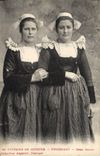 CPA Folklore Fouesnant Deux soeurs Environs de Quimper