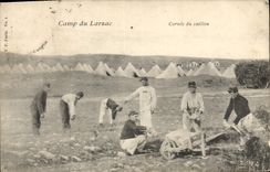 CPA Brouette Camp du Larzac Corvee de caillou Militaria