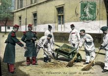 CPA Militaria Brouette Infanterie La corvee de quartier
