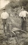 CARTE PHOTO Hommes Folklore Brouette 