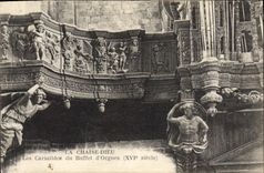 CPA Orgue La Chaise Dieu Les cariatides du buffet d'orgues