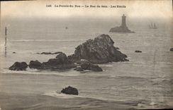 CPA Phare La Pointe du Raz Le Raz de Sein Les recifs