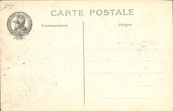 CPA Militaria Paris Une revue a l'hotel des Invalides Juillet 1912