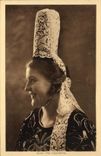 CPA Folklore Jeune fille Bigoudenne