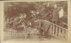 CARTE PHOTO Brouette Militaria