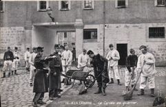 CPA Brouette A la caserne La corvee de quartier