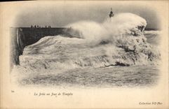 CPA Phare La jetee un jour de tempete