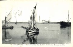 Postal PHARE Sete Ciudad costera Vista del puerto Llegada de los barcos pesqueros