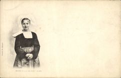 CPA Folklore Jeune fille de Pont Aven