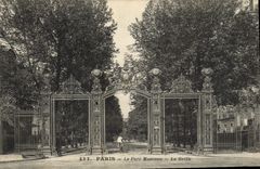 Vintage Postcard Paris the Montceau Park the grid