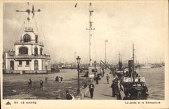 Vintage Postcard Le Havre It thrown and the semaphore Boat