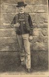 CPA Folklore Concarneau Fete des Filets Bleus Costume d'Elliant