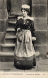 CPA Folklore Jeune fille de Quimper
