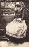 CPA Folklore Jeune fille de Quimper