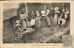 CPA Folklore Noce bretonne salut a la mariee Cornouailles Mariage