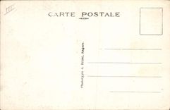 CPA Folklore Le Pouliguen Groupe de Paludiers en costumes de fete