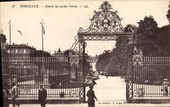 Vintage Postcard Bordeaux Entered of the park