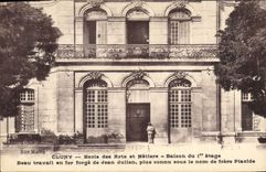 CPA Cluny Ecole des Arts et Metiers Balcon du 1er etage Fer forge Jean Julien