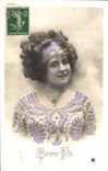 CPA Femme Bijou Collier