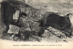 CPA Grotte Grottes Sassenage Interieur des cuves La cheminee du diable