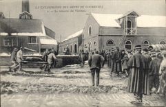 CPA Mine Mines La catastrophe des Mines de Courrieres La remonte des victimes 