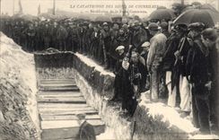 CPA Mine Mines La catastrophe des Mines de Courrieres Benediction de la fosse commune TOP 