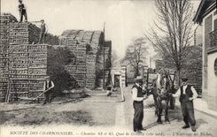CPA Mine Mines Societe des Charbonniers Chantier 43 et 45 Quai de Grenelle L'empilage des buches 