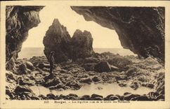 CPA Grotte Grottes Morgat Les aiguilles vues de la grotte des Normands