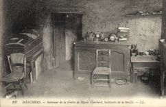 CPA Grotte Grottes Meschers Interieur de la grotte de Marie Guichard habitante de la grotte